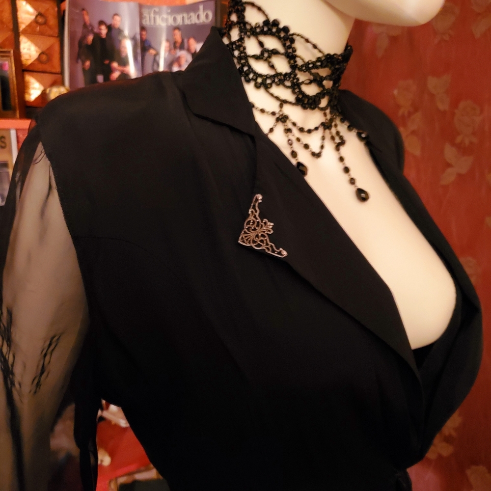 🖤Very Cool Vintage Black Top w Sheer Sleeves🖤 - Picture 3 of 7